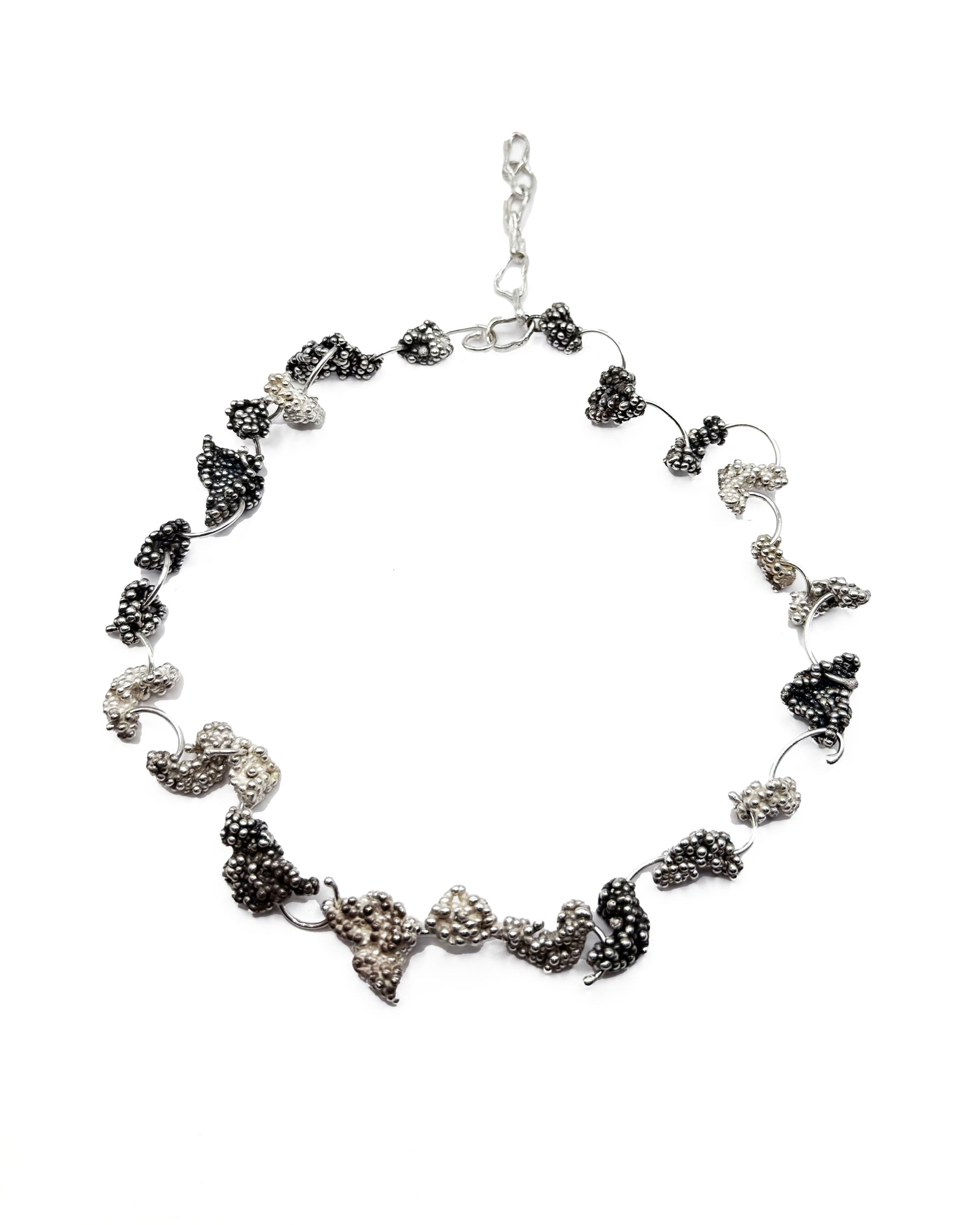 Clusters Chain - bybay atelier